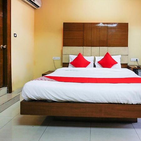 Oyo Hotel Metro International Near Lb Stadium Hyderabad Exterior foto